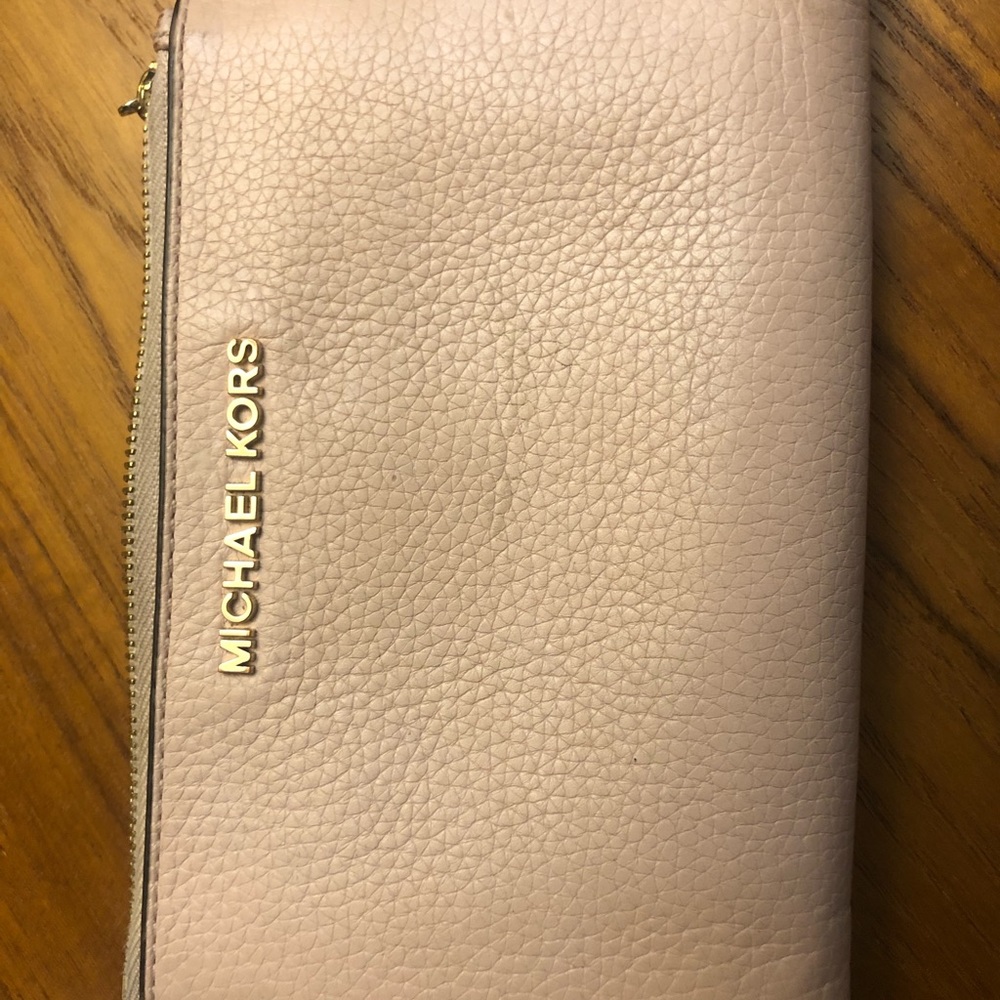 Michael Kors Phone Wallet